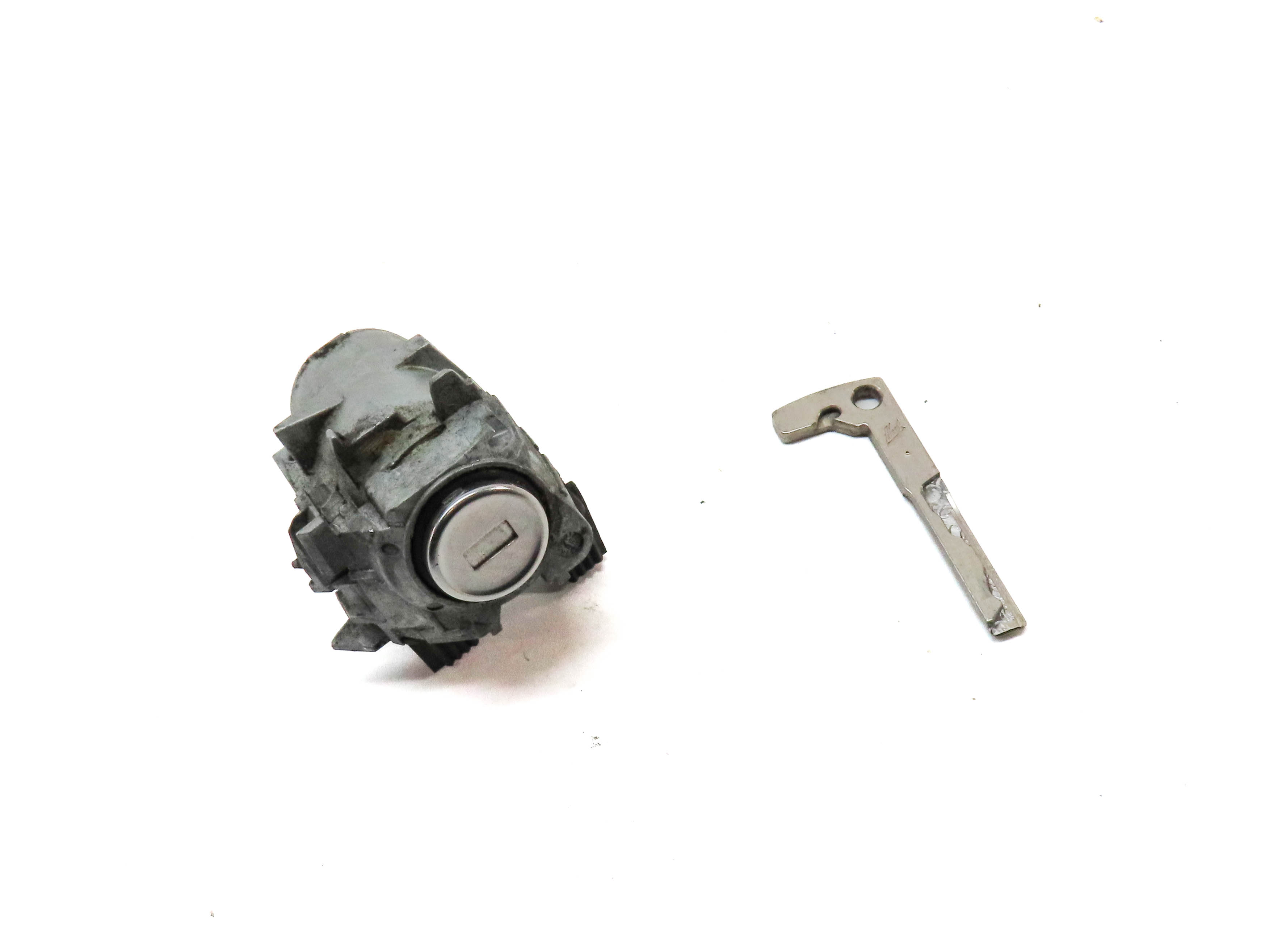 2016 MERCEDES CLA250 (W117) FRONT LEFT DRIVER DOOR LOCK CYLINDER w/ KEY SET/2 — exact item pictured